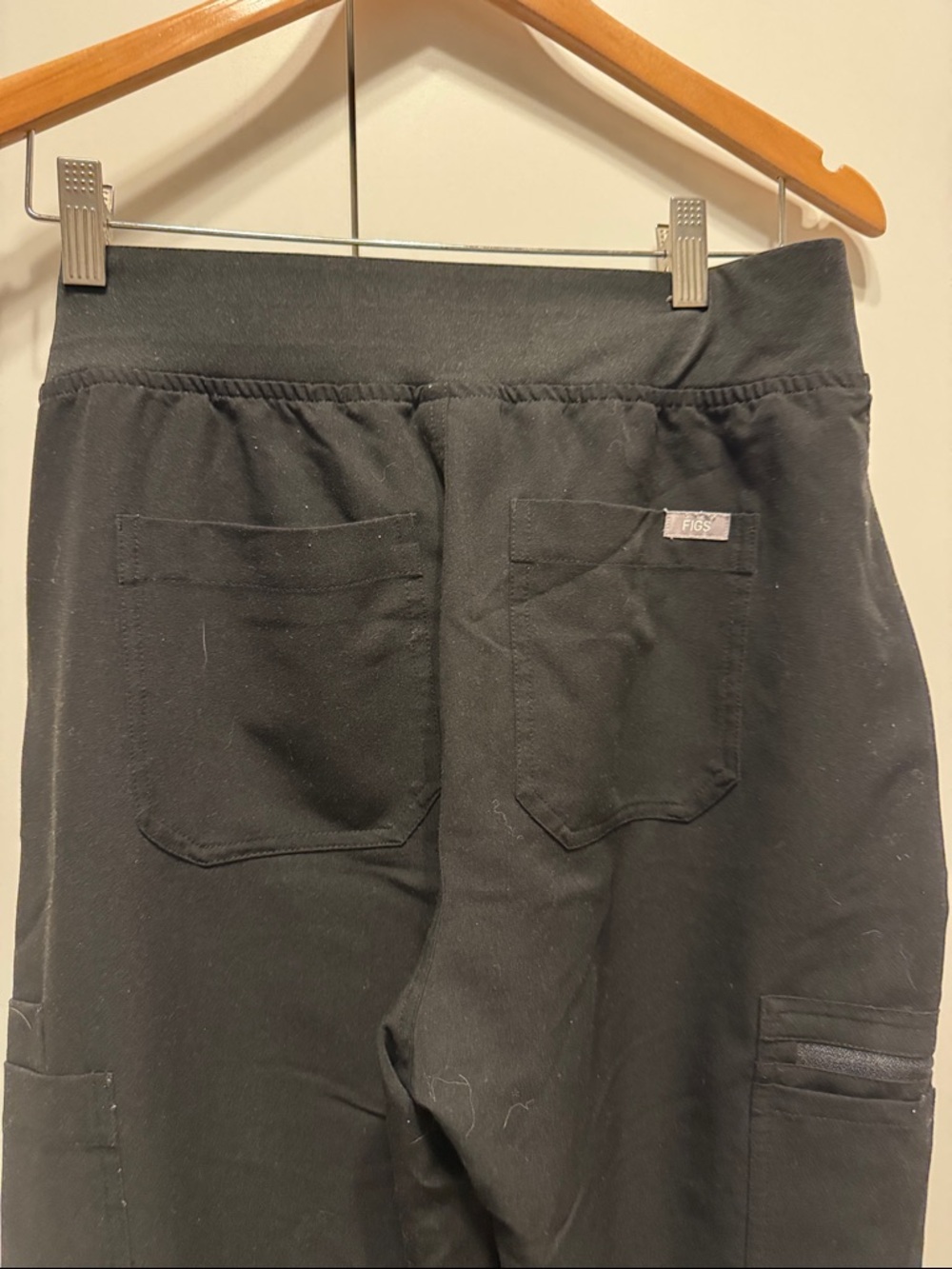 FIGS - high waist technical collection straight leg cargo scrubs - Picture 7 of 9